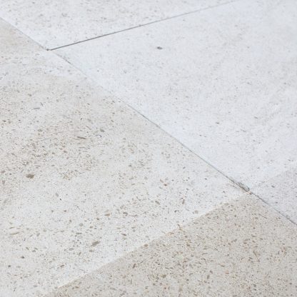 Moleanos Mixed White Polished Limestone